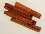 Bâtons de cannelle (écorce de canellier séchée)
